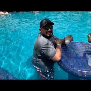 Meet your Posher, Gilbert